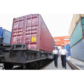 广州铁路欧洲、中亚、俄罗斯代理及中欧、中俄铁路汽运货运报关配送服务